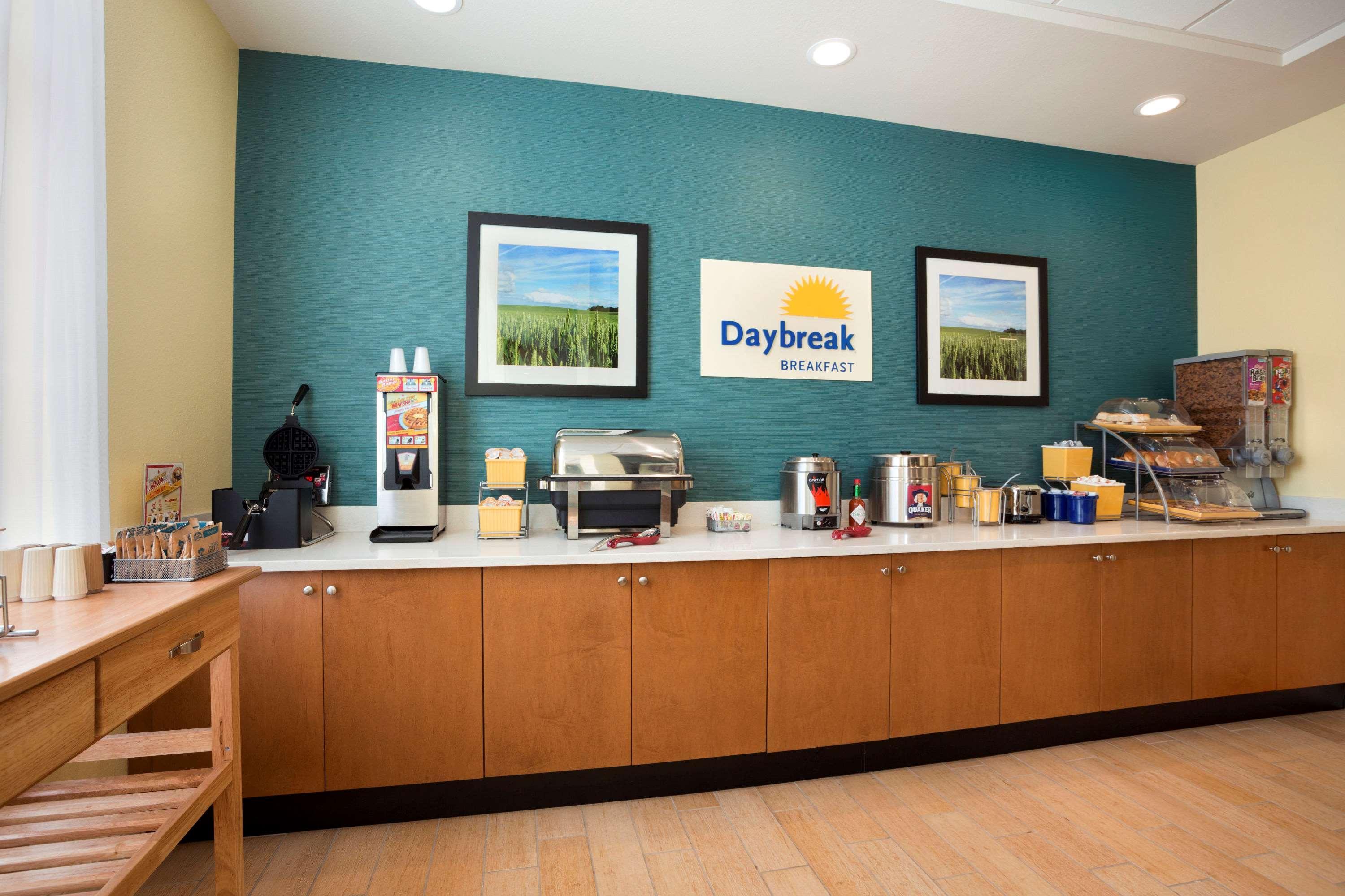 Hotel Days & By Wyndham Caldwell
