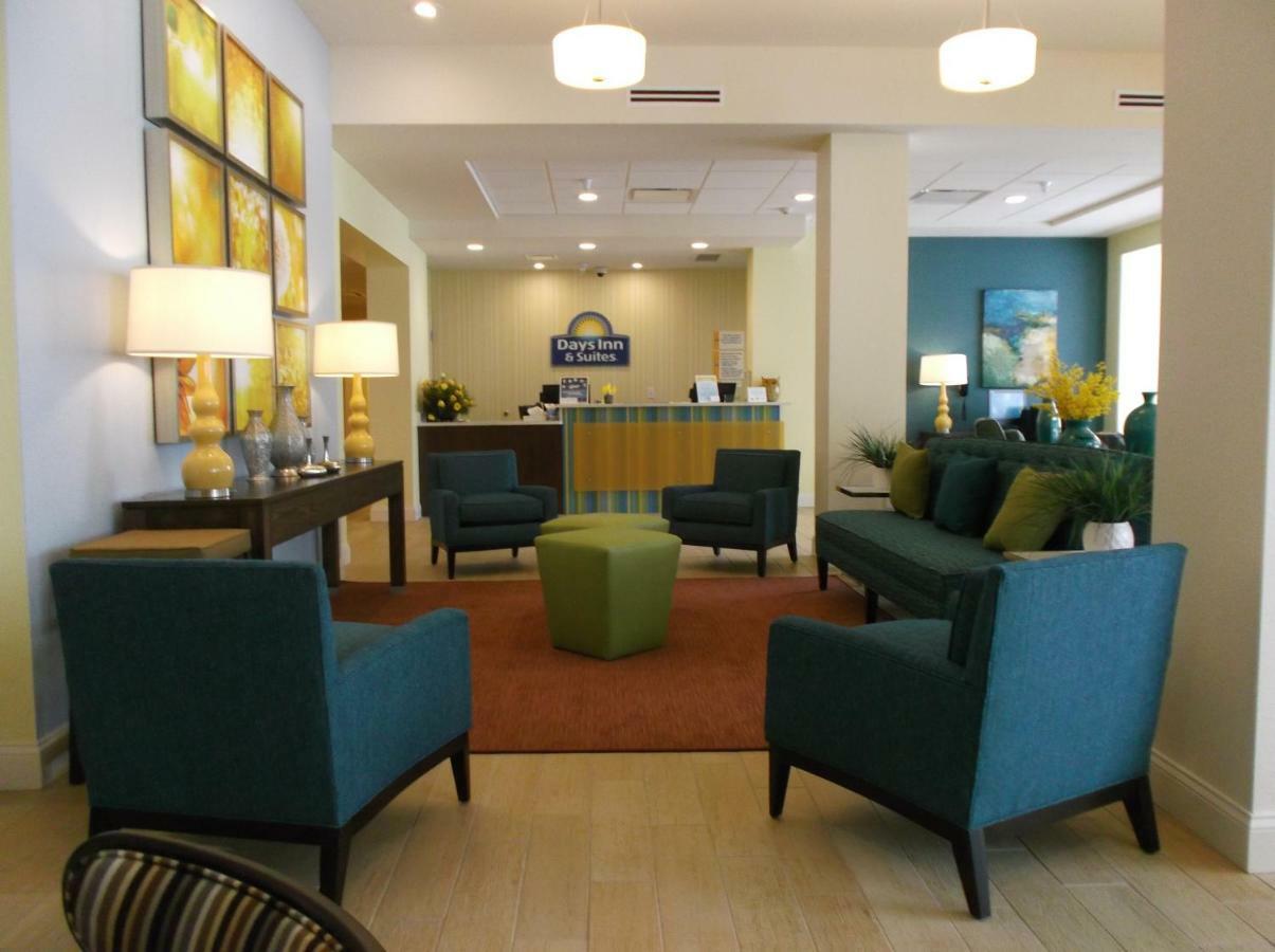 Days & By Wyndham Hotel